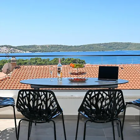 Blue Sea & Red Sunset Apartment Trogir