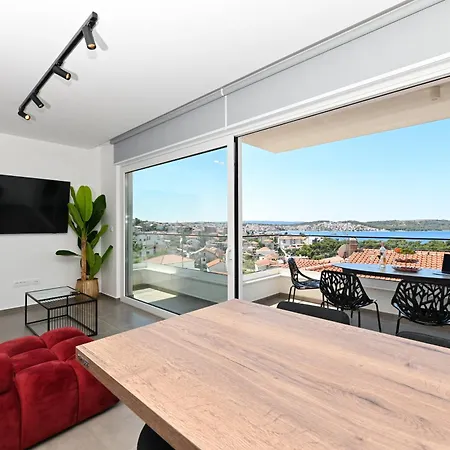 Blue Sea & Red Sunset Apartment