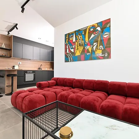 Blue Sea & Red Sunset Apartment