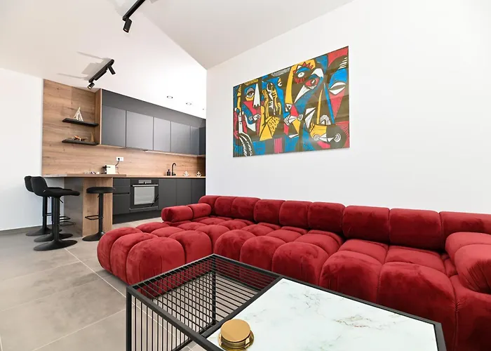 Blue Sea & Red Sunset Apartment