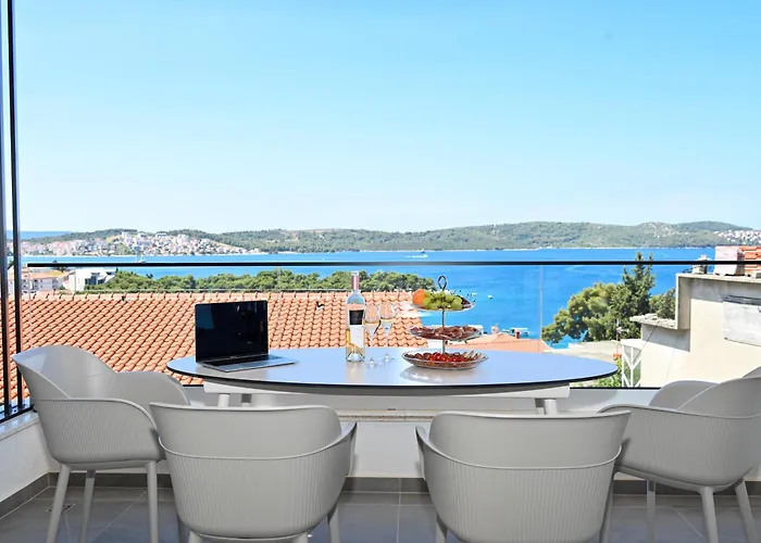 Blue Sea & Red Sunset Apartment *