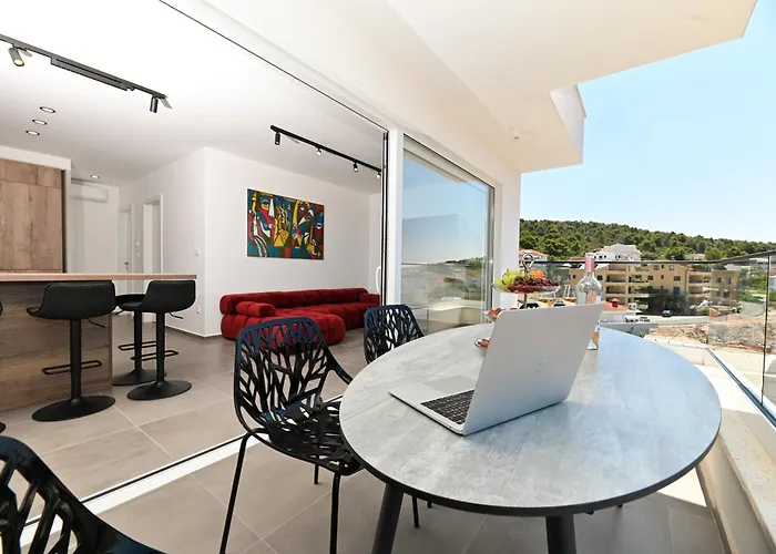 Blue Sea & Red Sunset Traù