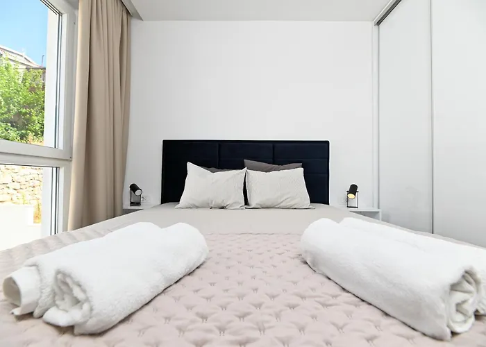 Blue Sea & Red Sunset * Traù